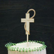 Katso kuvagalleriassa, konfirmoitu kakkukoriste, rippijuhlien kakku, ripille, maesema, kakunkoriste puusta rippijuhliin