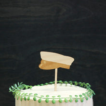 Katso kuvagalleriassa, ylioppilaslakki koriste kakkuun, kakkukoriste ylioppilasjuhliin, maesema, puinen yo-lakkikoriste