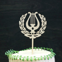 Katso kuvagalleriassa, lyyrakoriste, lyyra kakkukoriste, yo juhlat, ylioppilas 2025, ylioppilasjuhlat, yo-juhlien kakku, puulyyra