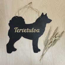 Katso kuvagalleriassa, kaunis koirakyltti oveen ripustettavaksi, suomenpystykoira kyltti, koirarotu kyltti, ovikyltti, koirakyltti nimellä, puinen koirakyltti