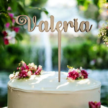 Katso kuvagalleriassa, puinen kakkukoriste syntymäpäiväjuhlat ristiäiset