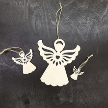 Katso kuvagalleriassa, kaunis puinen enkelikoriste kuuseen