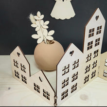 Katso kuvagalleriassa, puinen talokatu