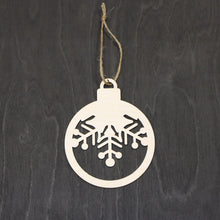 Katso kuvagalleriassa, puinen joulupallokoriste, puinen joulukoriste, joulukoriste lapselle, kotimainen joulukoriste