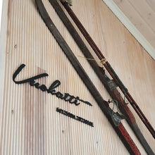 Katso kuvagalleriassa, Logokyltit