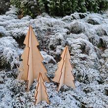 Katso kuvagalleriassa, puinen kuusikoriste, seisova joulukoriste, kaunis kotimainen joulukoriste, kuusikoriste

