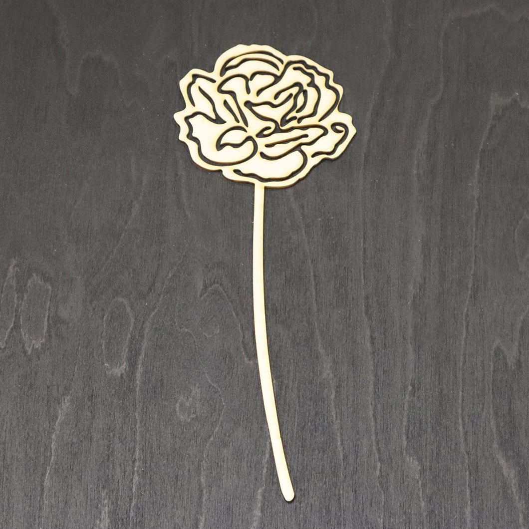 Vanerista valmistettu kaunis ruusu kukka nimeltä Romanssi.